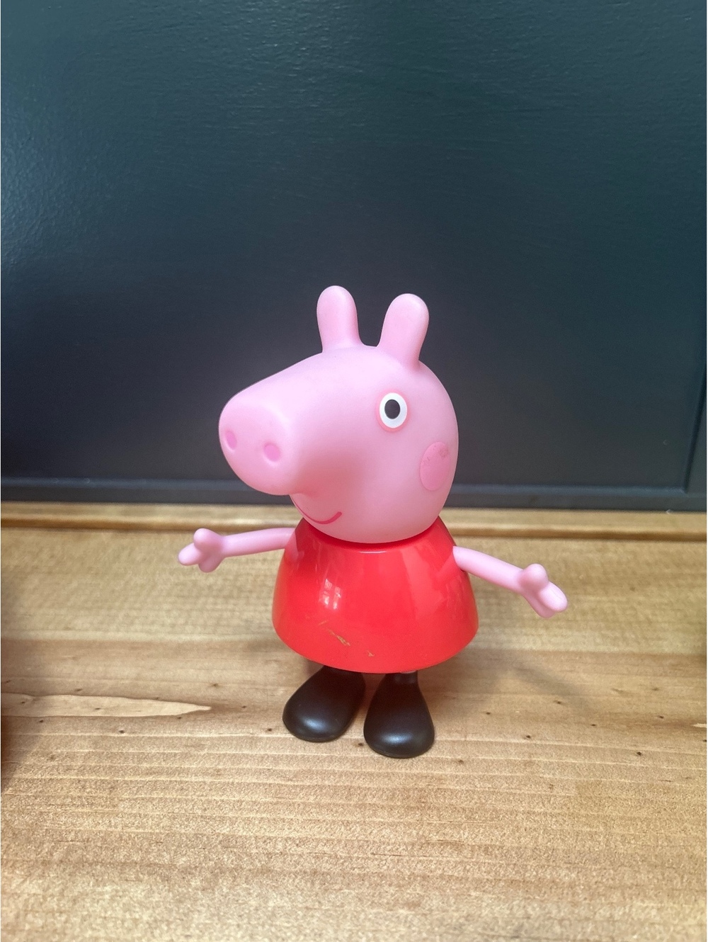 Peppa Pig Family Toy Set with Talking Moving Red Convertible Car,2 stuffed Peppa - Picture 9 of 11